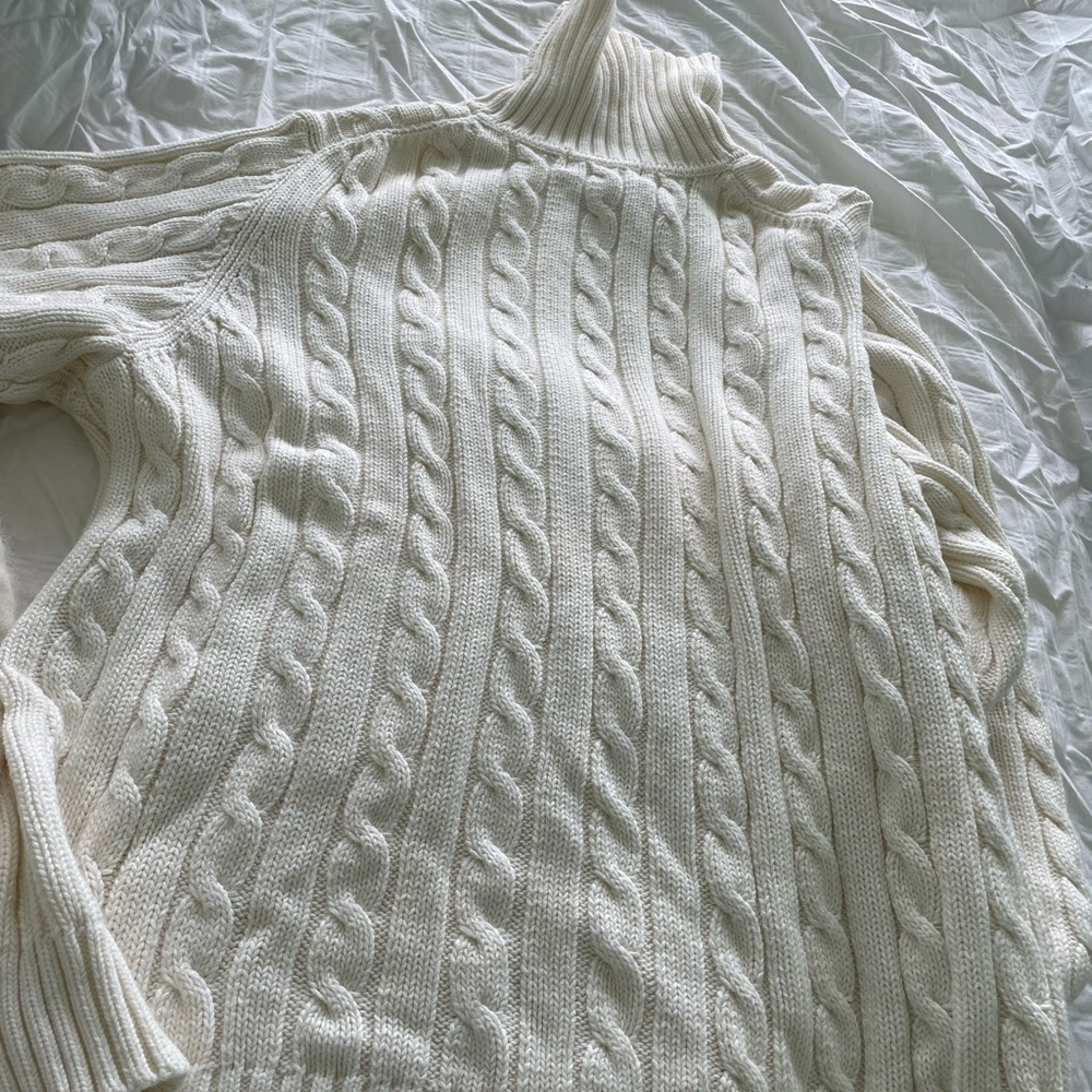 Elegant Cable Knit Turtleneck Sweater - Cream